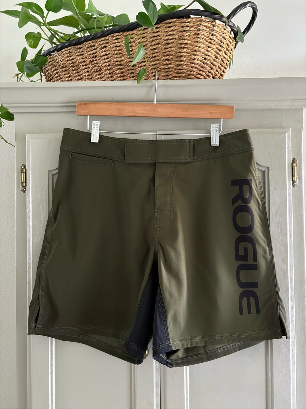 ROGUE Fitness Men’s Fight 2.0 Board / Athletic Short | Olive | Size 32 Waist